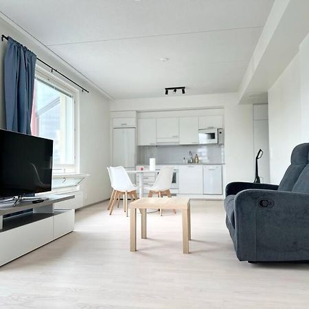 Apartamento Huoneisto Juna Aseman Vieressae Vantaa Exterior foto